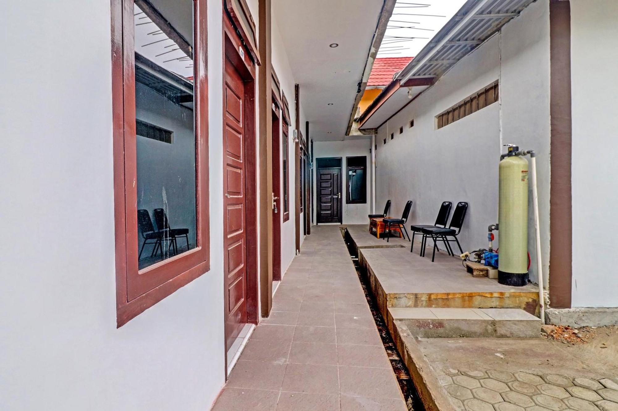 Super Oyo 91497 Waskita Residence Syariah Jambi Luaran gambar
